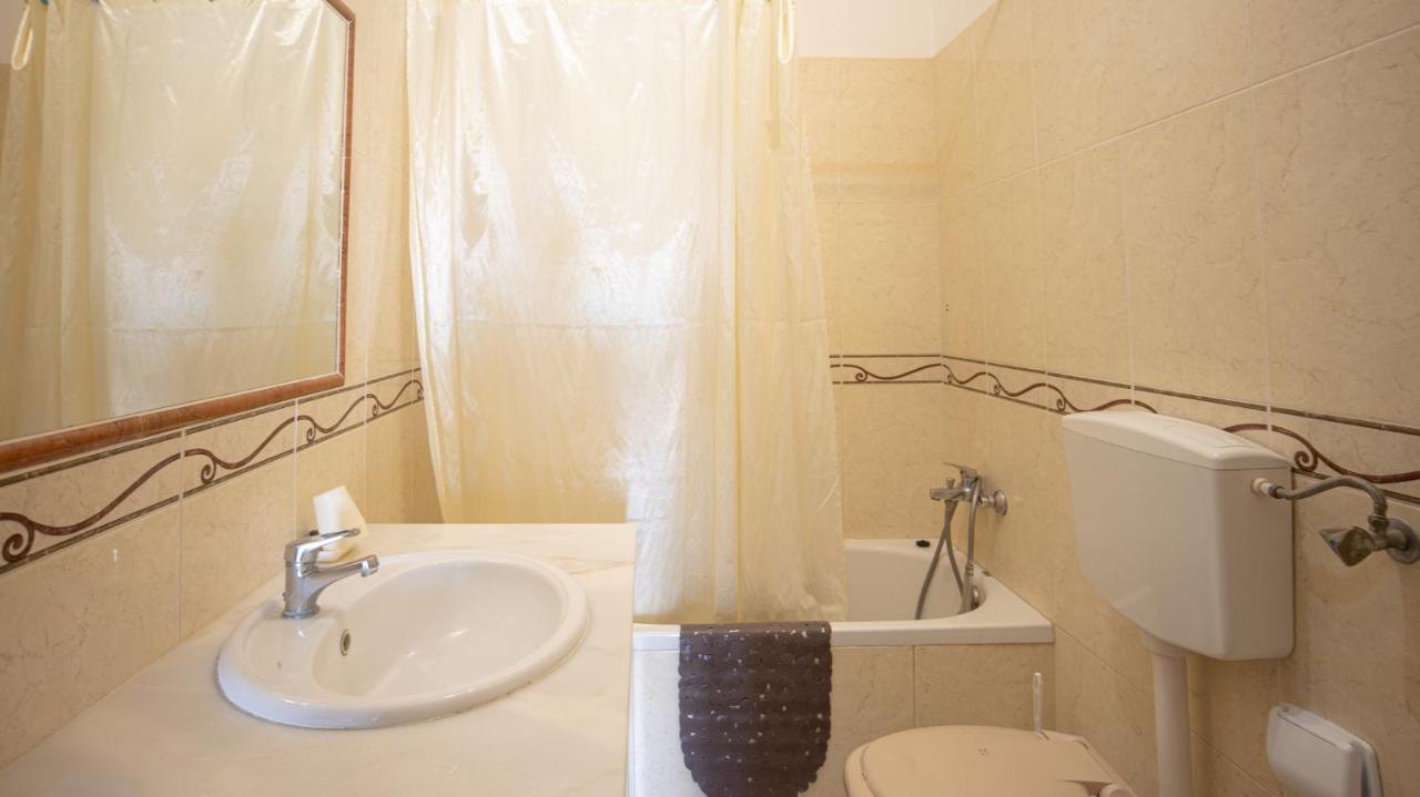 Apartamento Tio Pedro - By Bedzy Albufeira Ngoại thất bức ảnh